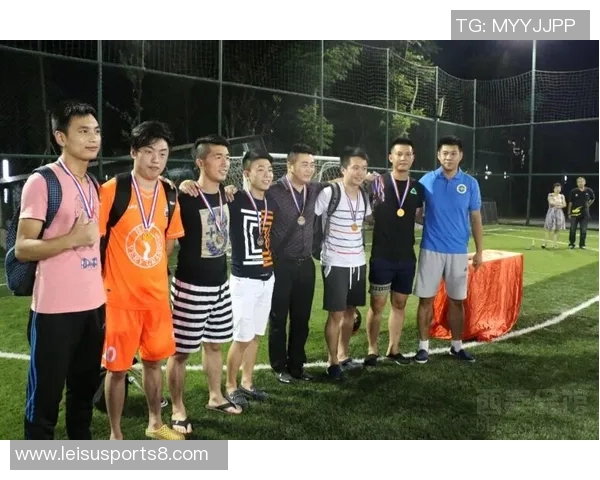 即时比分足球直播分析与赛况更新全方位解读助你掌握比赛动态 即时比分足球直播分析与赛况更新全方位解读助你掌握比赛动态